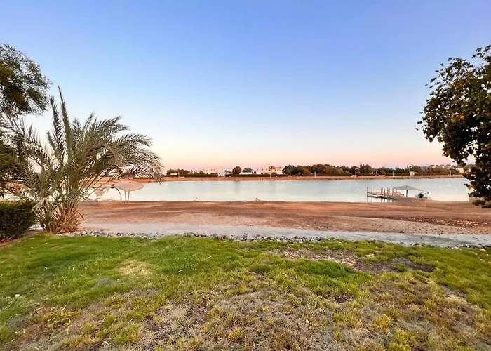 White 4 Bedroom Elgouna Heated Pool * Gurdaka