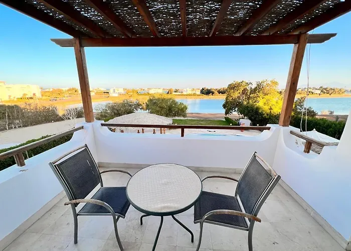 White 4 Bedroom Elgouna Heated Pool *