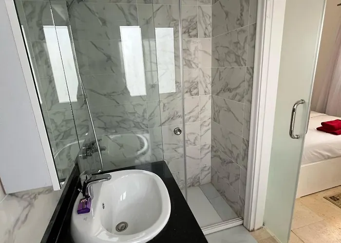 White 4 Bedroom Elgouna Heated Pool *