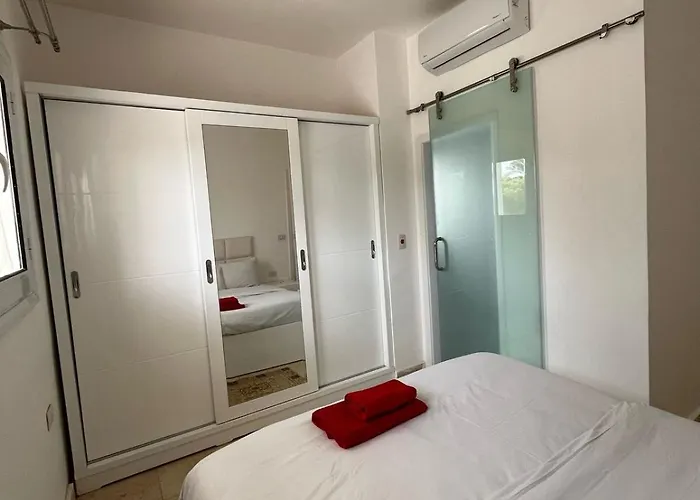 White 4 Bedroom Elgouna Heated Pool