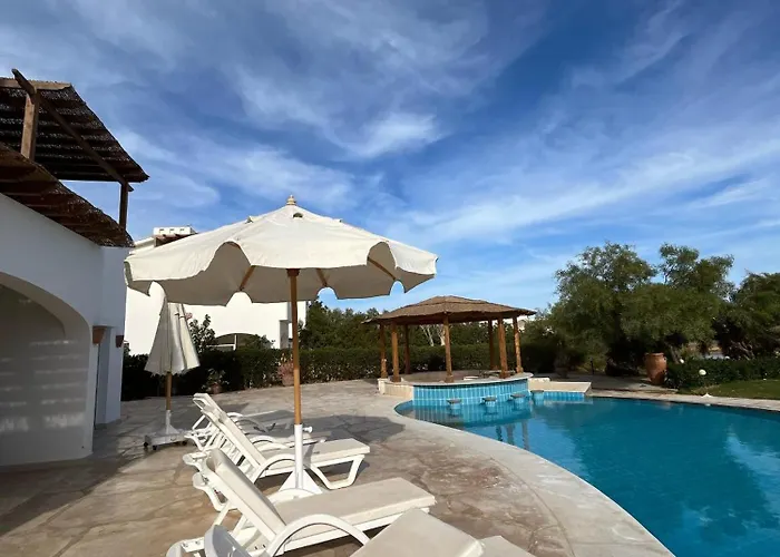 White 4 Bedroom Elgouna Heated Pool *