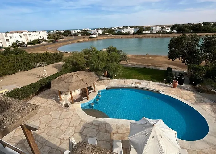 Villa White 4 Bedroom Elgouna Heated Pool *
